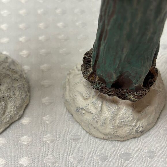 Vintage Windsor Collection Resin Christmas Caroler Family Figurines Set of 4 - Picture 9 of 9